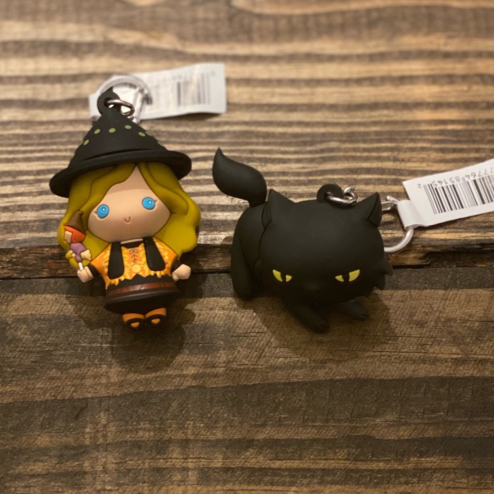 Dani & Binx hocus pocus keychain